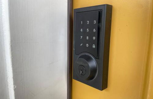 Romantic Cozy Cabin Walk to lake Hot tub Bikes Kayaks Grill - Foto 19