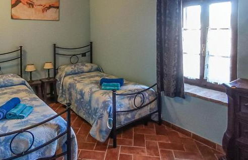 Awesome Apartment In Monticiano - Foto 7