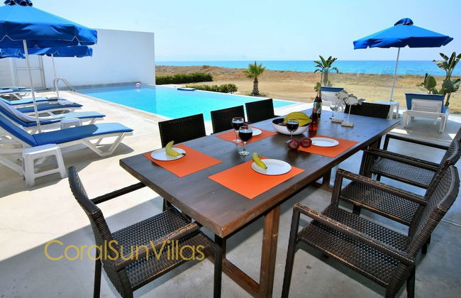 Blue - Beach Front Spectacular Villa Sleeps 10 - Foto 55