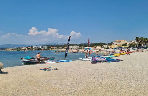 Élégant Studio au calme 2mn mer Wifi Clim Terrasse parking - Foto 18