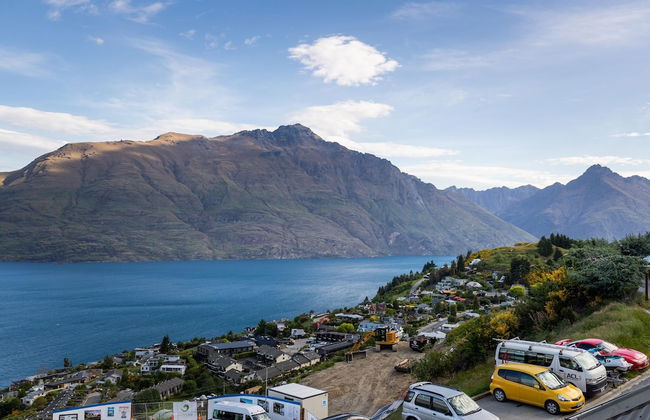 Modern, Plush & Picturesque - Brand New Townhouse - Foto 17