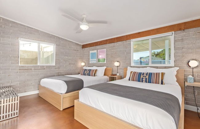 Northview Mid-century Escape Pool Firepit Bocce - Foto 24