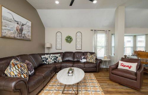 Pool, Games & World Cup Fun for the Whole Family - Foto 4