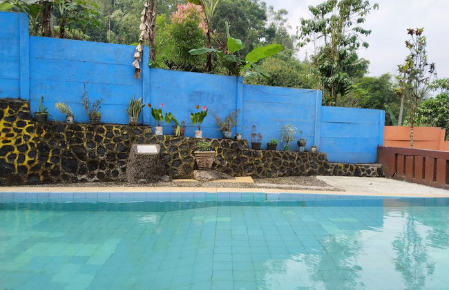 Villa Yustisia Curug 7 Cilember - Foto 46