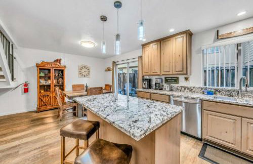 Modern 3BD -Walk to Lake & Beach - Foto 2