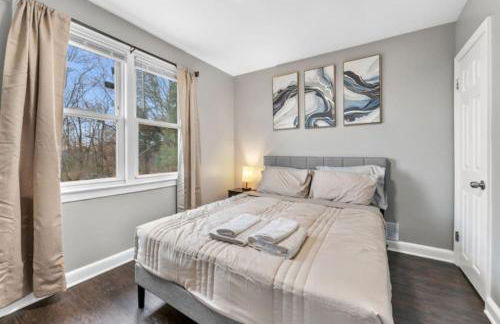 Two Dulles homes 1 price sleeps 16 w-EV parking - Foto 46