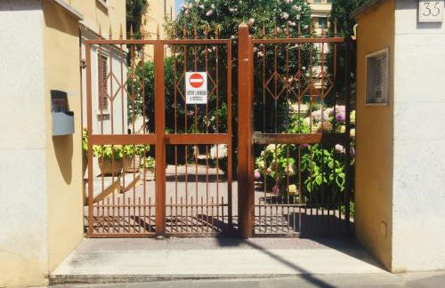 Saint Peter House Station - Photo 2