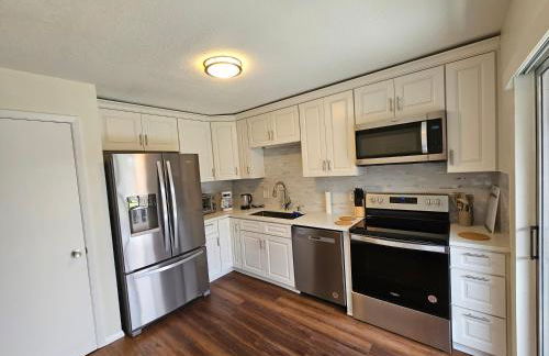 Magical Getaway- Cozy Home Minutes from Disney, Restaurants & Outlets! - Foto 12