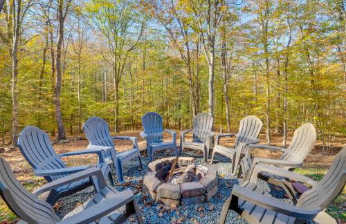 Spacious and Serene Lake Ridge Retreat with Game Room! - Foto 36