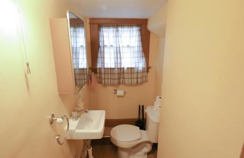 Spacious 6-bedroom house in charming Niagara Falls with AC - Foto 12