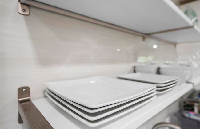 Uhost AI Stylish 1BR Bright Space w Patio - Foto 18