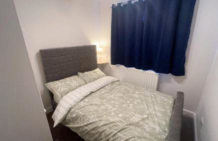 Cosy 4 bedroom holiday let Stevenage 22mins from London on the train - Foto 33