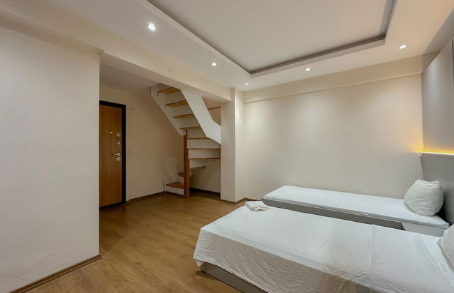 Flower City Suites - Photo 8