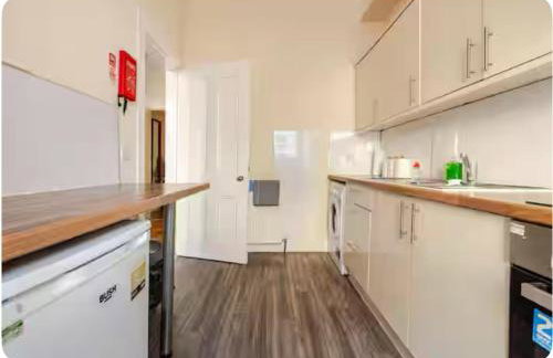 3 Bed Central Apartment - Pet Friendly & Parking - Foto 7