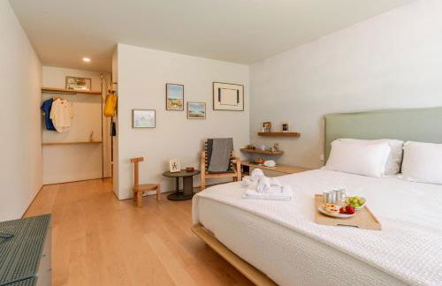 Grand Villa w/ Pool, Garden & Garage by HostWise - Foto 19