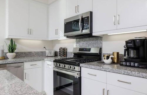 Near Coachella and Stagecoach Palm Springs , PGA resort Villa ,Golf, community pool, gym - Photo 8