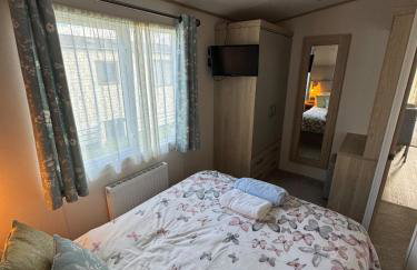 Exquisite Lake lodge in Hoburne Holiday Resort - Valentino Rose Lodge - Foto 23