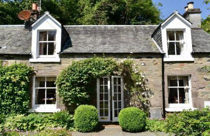 Glen Cottage - Photo 1