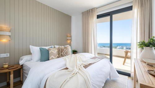 Luxury Penthouse Duplex ONE80 by AORA STAY - Photo 4