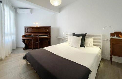 Apartamento con personalidad a 600 m de la playa. - Foto 1