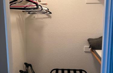 Peaceful 2bed,1bath condo with free parking all yours to enjoy - Photo 9