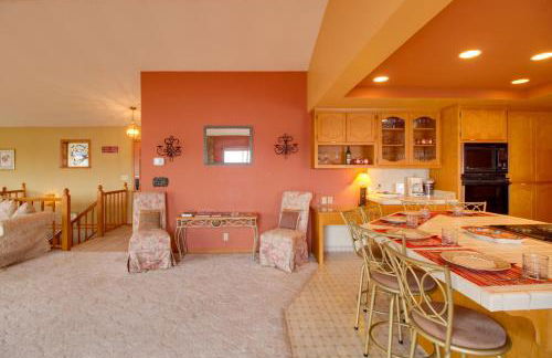 Spacious Kelseyville Home with Large Lakefront Deck! - Foto 7