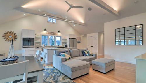 Walk to Beach! Cape Cod Cottage with Fire Pit - Photo 5