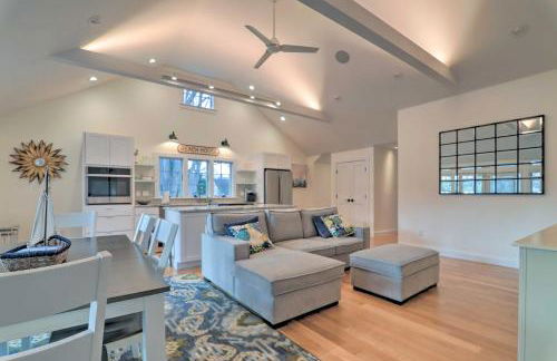 Walk to Beach! Cape Cod Cottage with Fire Pit - Photo 5