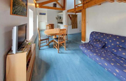 Stunning Apartment In Usson-En-Forez - Foto 1