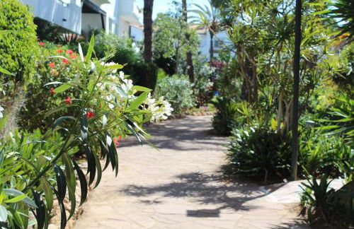 Apartment in El Presidente Beach Side New Golden Mile - Photo 40