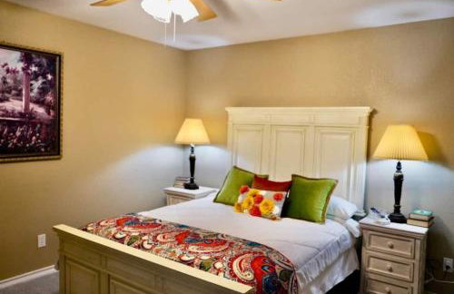 Massive lakefront home with HOT TUB - Foto 60