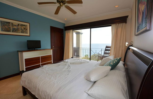 Fifth-Floor Condo with Breathtaking Ocean Views, Stylish Interior & Prime Location Near Flamingo Beach - Foto 3