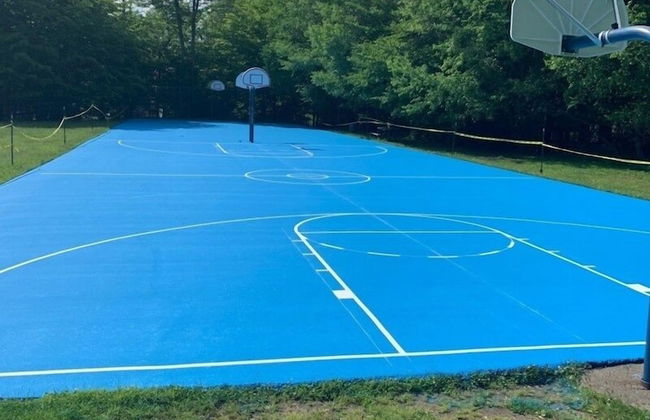 Poconos Chalet Newly Renovated, Great Location 4 Bedroom Home by RedAwning - Foto 26