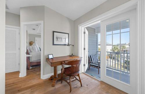 Stunning Beach Getaway - Steps to Ocean - Foto 21