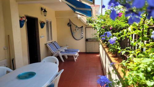 My Little House - appartamento con patio e parcheggio privato a 5 minuti dalla spiaggia e dal centro - Foto 2