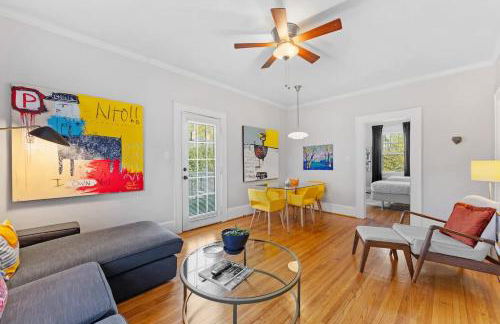 Bright and Restful 2BR near Uptown with Balcony - Foto 3