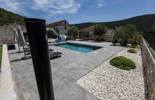 Villa Bosilen with private pool, near Trogir, Split airport, quiet area, family villa - Photo 4
