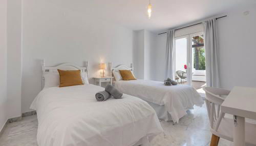 Bright Chalet with Swimming Pool and Close to Sea - Photo 3