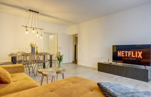 Zentrale Design Wohnung in Ufernähe - 105 qm - Parkplatz - Küche - Netflix - Foto 15