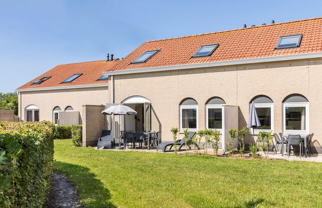 Restyled Bungalow With 2 Bathrooms, Near the Beach - Photo 27