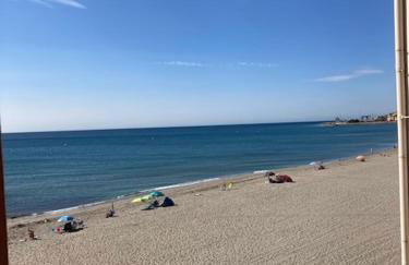 Luxury, beach front, two-bedroom apartment - Foto 11