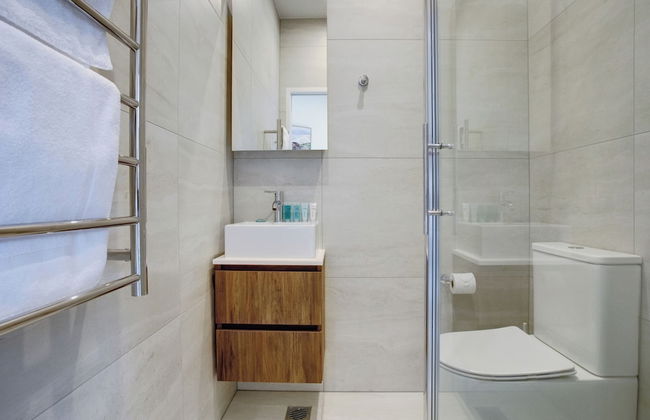 Urban Vogue Escape with Parking- Air-con - Photo 22