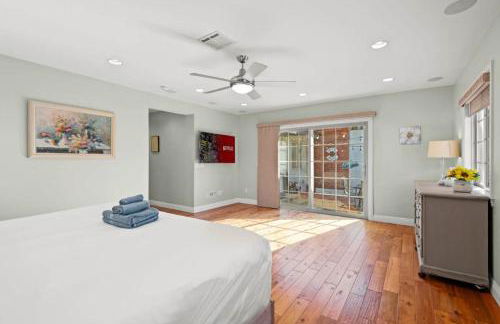 Luxury Estate with Sparkling Pool & Elegant Amenities - Foto 104