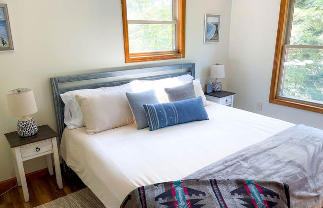 Firefly Lodge! Boardman River! Hot Tub! Woodstove! - Foto 54