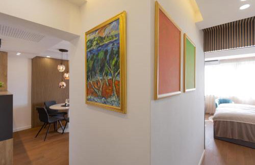 V Luxury Apartment - Photo 18