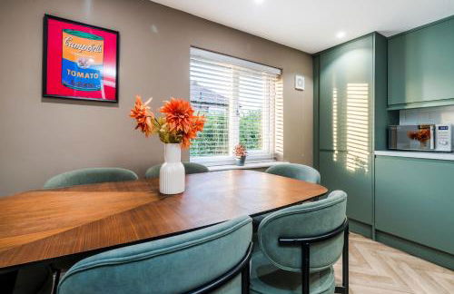 3-Bedroom Apartment 2-Bathrooms 2-Off Street Parking Spaces - Photo 2