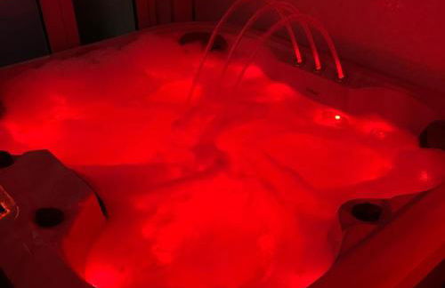 Relaxing Getaway With Hot Tub & Sauna Sleeps 6 - Foto 78