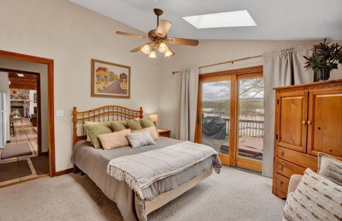 Lakefront Family Home, Kayaks, Hot Tub, Fireplace - Foto 21