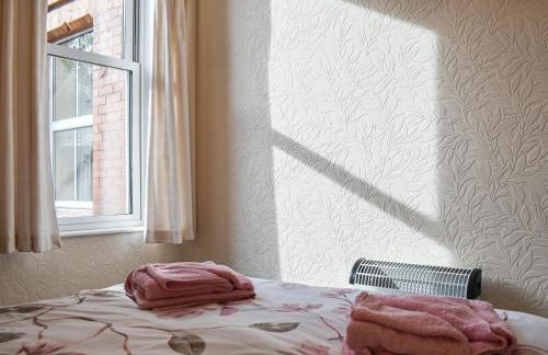 York Apartment - Photo 15