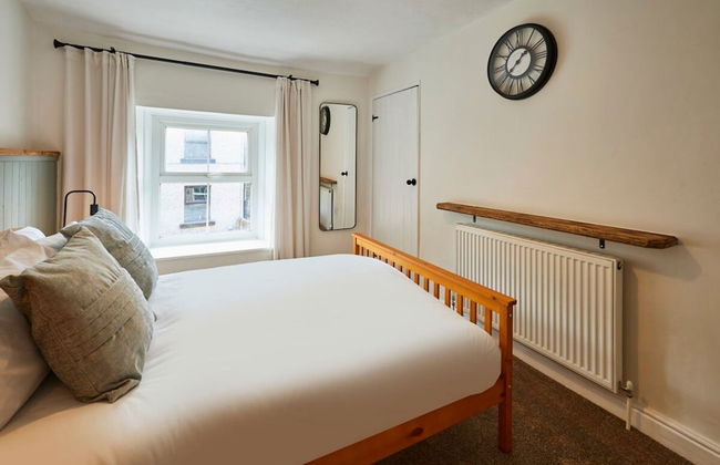 Host Stay Church View Cottage - Photo 11